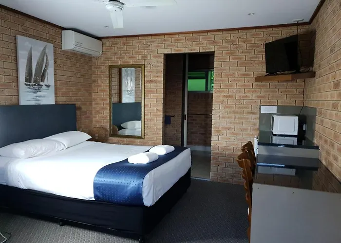 Pacific Paradise Airport Motel